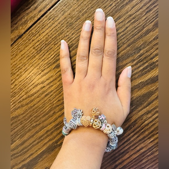 Pandora Moments Heart Clasp Snake Chain Bracelet with charms - Picture 7 of 15